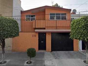 Casa en Azcapotzalco, de 3 recamaras, en Remate