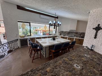 Casa en Ajijic en Raquet Club de 2064m2 de terreno