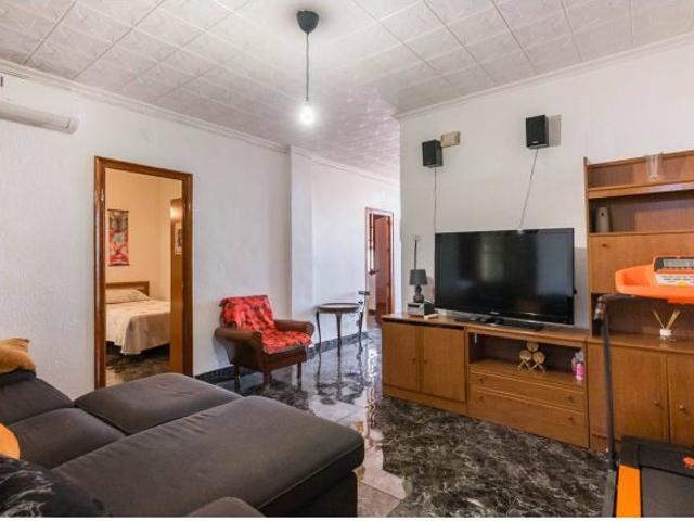 CASA EN ALGEZARES: DOS VIVIENDAS 6 DORMITORIOS, PATIOS Y TERRAZAS