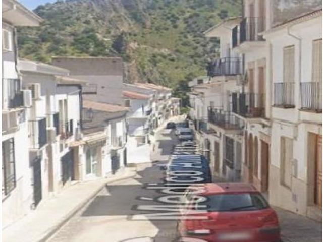 CASA EN ALMEDINILLA