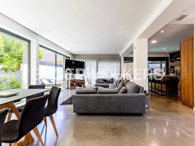 Casa en alquiler en Montmar