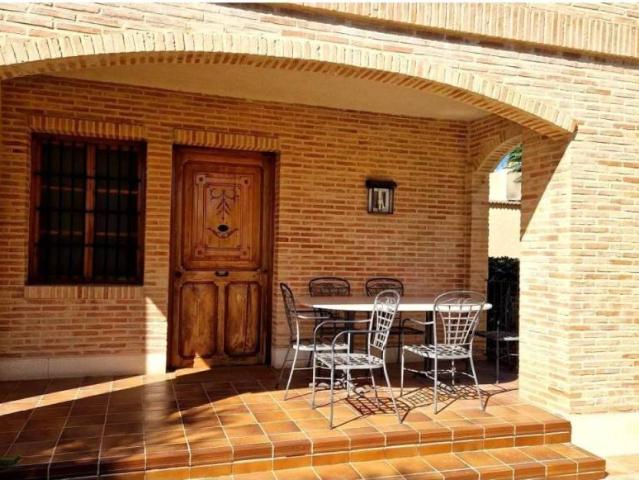 Casa en Alquiler en Náquera