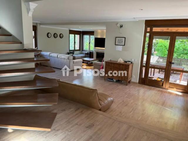 Casa en alquiler en Avenida de Tribuna