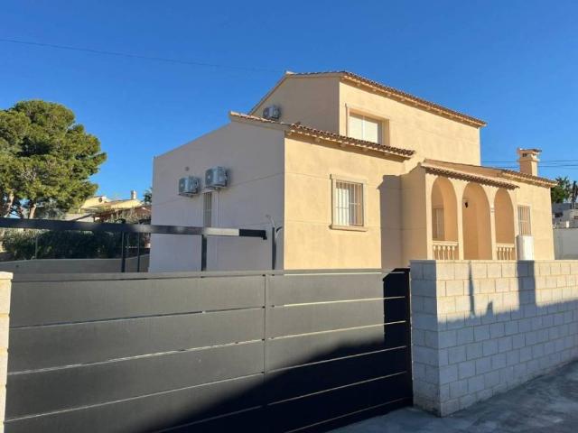 Casa en Alquiler en Busot