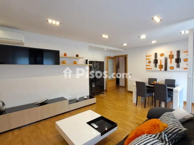 Casa en alquiler en Calle Muskerdi, 11