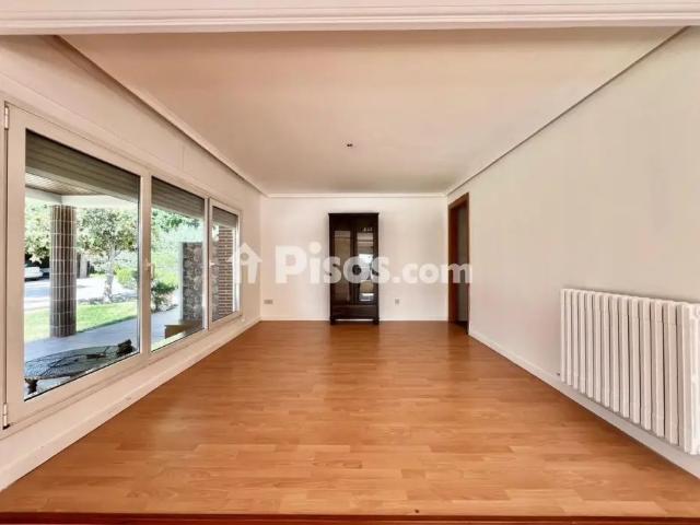 Casa en alquiler en Calle de Biarritz, 3