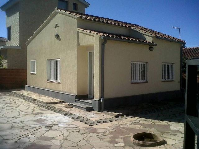 Casa en alquiler en calle Gomera, Sant Cugat del Vallès, de 50 m² 2 habitaciones por 993