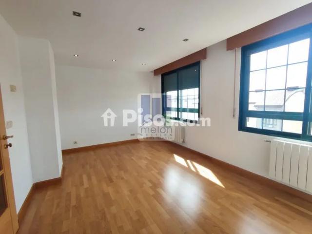 Casa en alquiler en Calle Luis Labín
