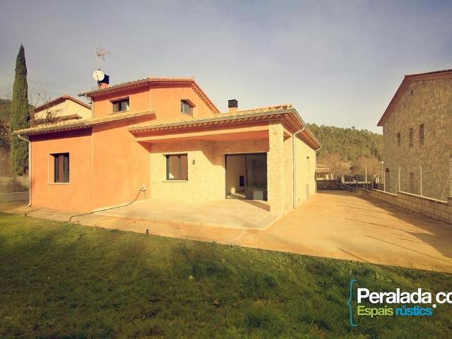 Casa en alquiler en calle Pins, Sant Llorenç de la Muga, de 142 m² 4 habitaciones por 1.215