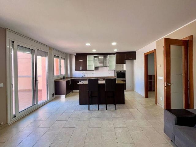 Casa en alquiler en calle Raval, Sant Sadurní d´Anoia, de 150 m² 5 habitaciones por 1.450