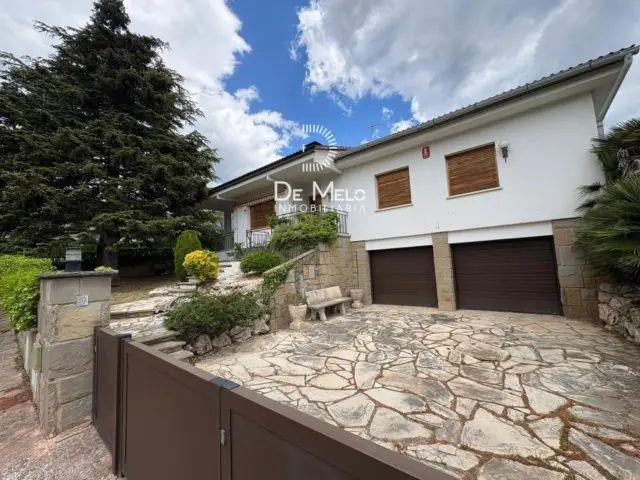 Casa en alquiler en Carrer d'Olot