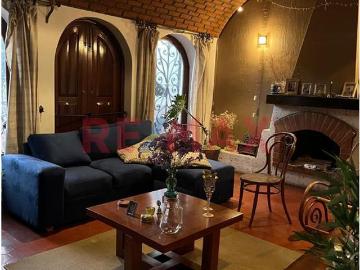 Casa en alquiler en Cayma a S/9,000 al mes