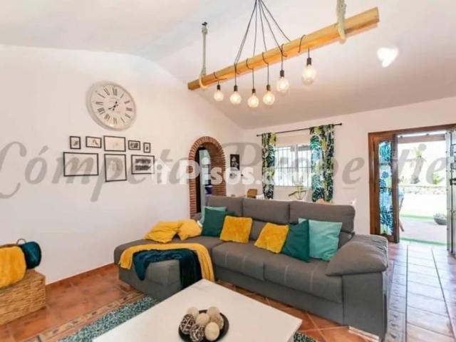 Casa en alquiler en Cómpeta