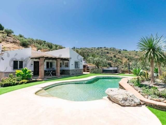 Casa en Alquiler en Cómpeta