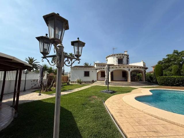 Casa en Alquiler en Dénia