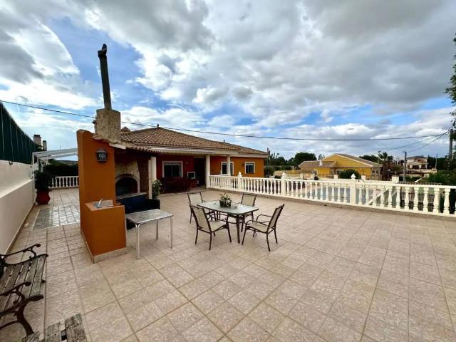 Casa en Alquiler en Jacarilla