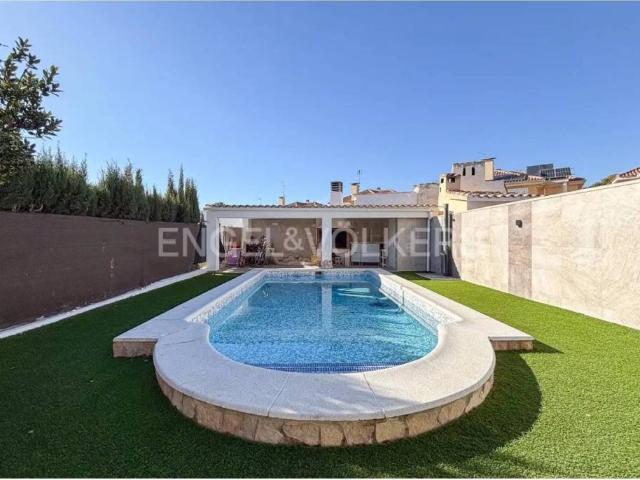 Casa en Alquiler en La Pobla de Vallbona