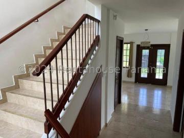 Casa en Alquiler en Las Cumbres Las Cumbres Panamá 192 m2. 3 hab