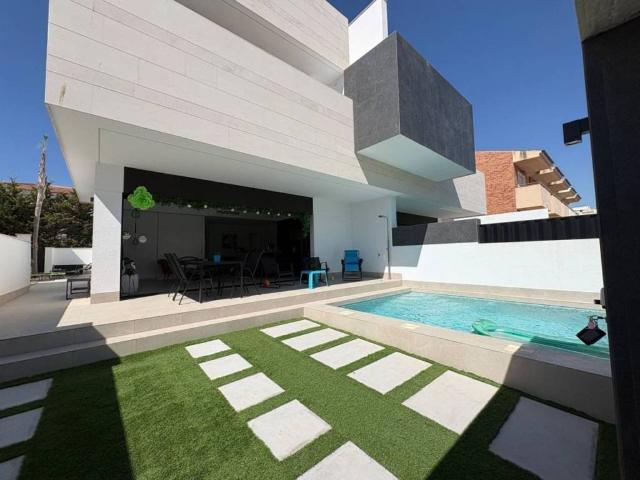 Casa en Alquiler en Pilar de la Horadada