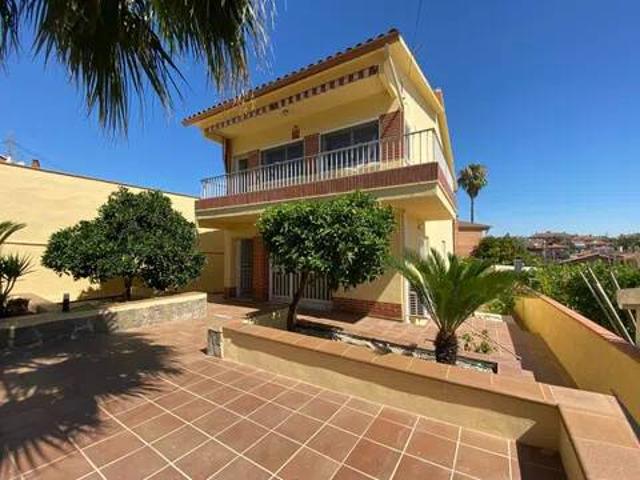 Casa en Alquiler en Rubí
