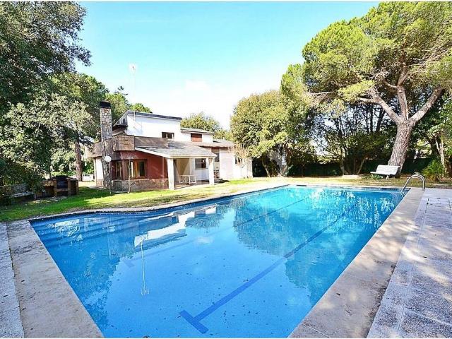 Casa en alquiler en Seva, de 178 m² 5 habitaciones por 1.600