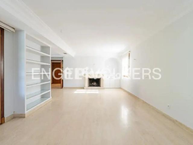 Casa en alquiler en Valdemarín