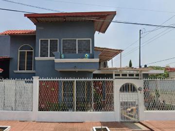 Casa en ANGEL FERNANDEZ