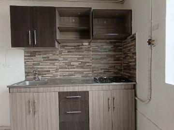 Casa en arriendo, Manrique central 1