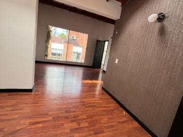 Casa en arriendo o venta, Bosques de la esmeralda
