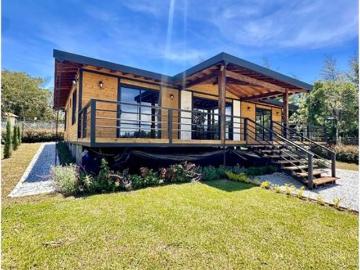 Casa en arriendo Autopista Medellín Bogotá, La Granja, Cocorná, Oriente, Antioquia, Rap Del Agua Y La Montaña, 054810, Colombia