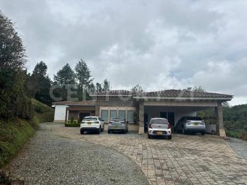 Casa en Arriendo, Altos Del Escobero, Envigado