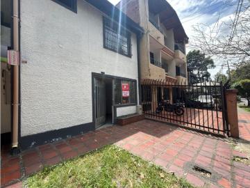 Casa en arriendo Calle 113, Las Brisas, Medellín, Antioquia, Col