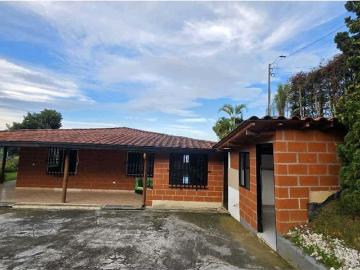 Casa en arriendo Calle 6a Sur 88b 294, San José Del Manzanillo, Medellín, Antioquia, Col