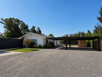 CASA EN ARRIENDO CON PISCINA Y HERMOSO JARDÍN