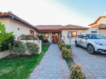 Casa en Arriendo Condominio Piedra Roja Chicureo