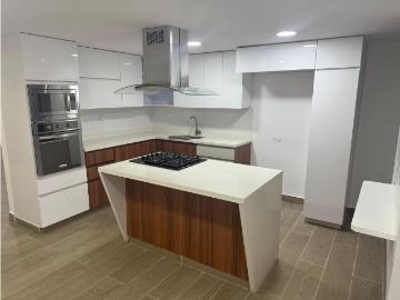 Casa en arriendo, Diego echavarria