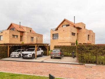 Casa en Arriendo, El Chico, Bogotá D.C