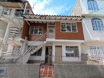 Casa En Arriendo En Cali En Aranjuez A242430