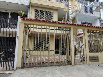 Casa En Arriendo En Cali En El Guabal A273124
