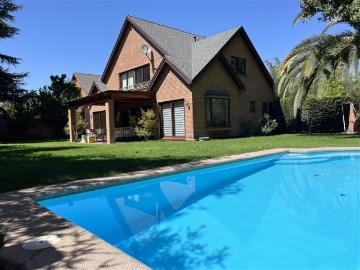 Casa en Arriendo en Condominio Los Atacameños