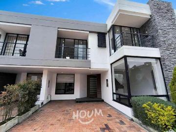Casa en arriendo en Cota