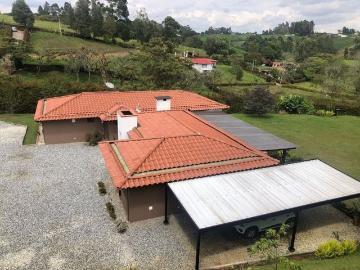 Casa en arriendo en El Carmen de Viboral