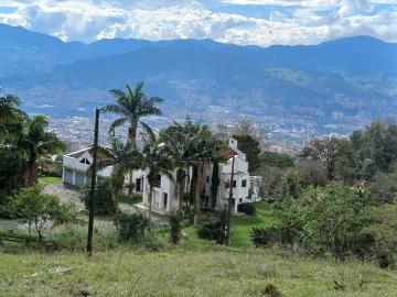 Casa en arriendo en Envigado