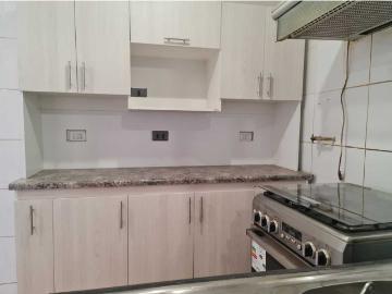 Casa en Arriendo en Huechuraba 5 dormitorios 4 baños