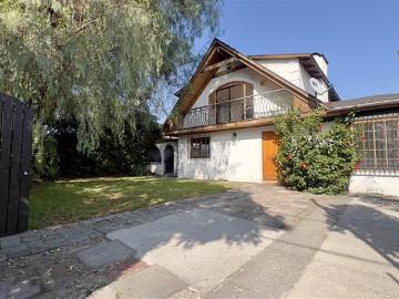 Casa en Arriendo en La Reina 5 dormitorios 4 baños