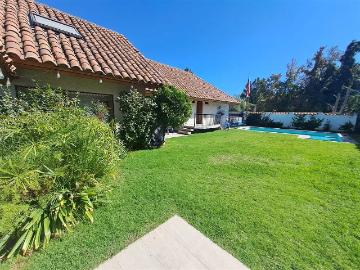 Casa en Arriendo en Las Condes 4 dormitorios 5 baños