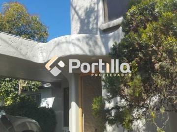 Casa en Arriendo en Las Condes 4 dormitorios 3 baños