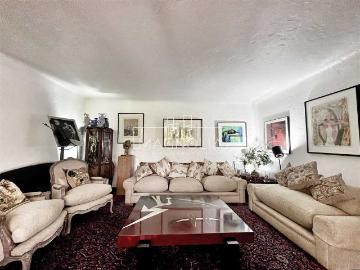 Casa en Arriendo en Las Condes 6 dormitorios 4 baños