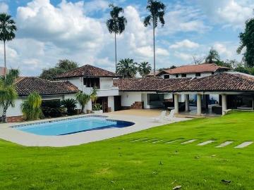 Casa en arriendo en Pance