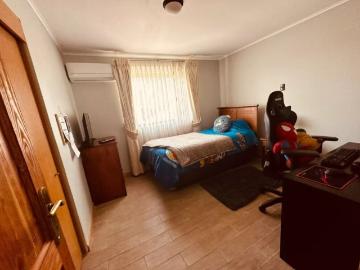 Casa en Arriendo en Peñaflor 4 dormitorios 4 baños